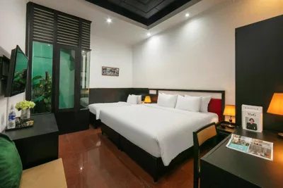 Chambre triple économique — Old Quarter Charm Hotel